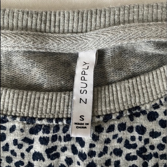 Cheetah Print Sweater - Picture 3 of 5